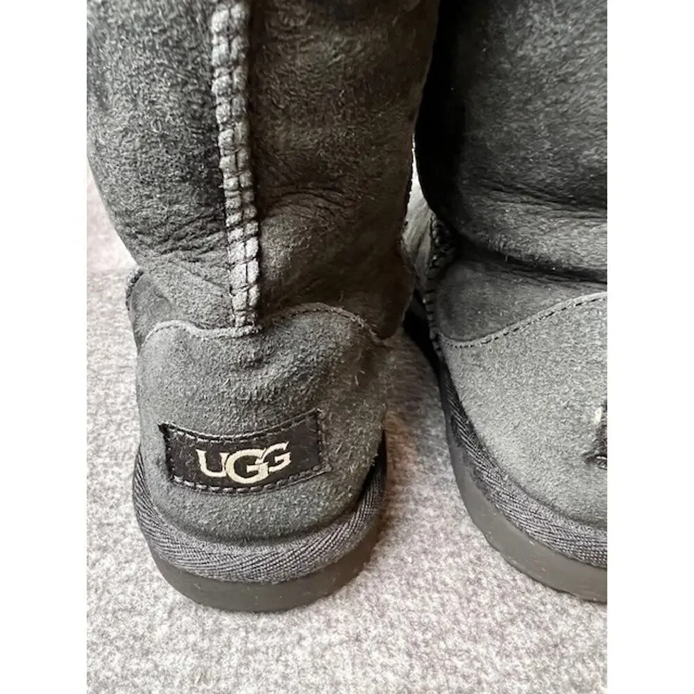 UGG Kids Classic Mid Suede Black Boot, USA Size 4